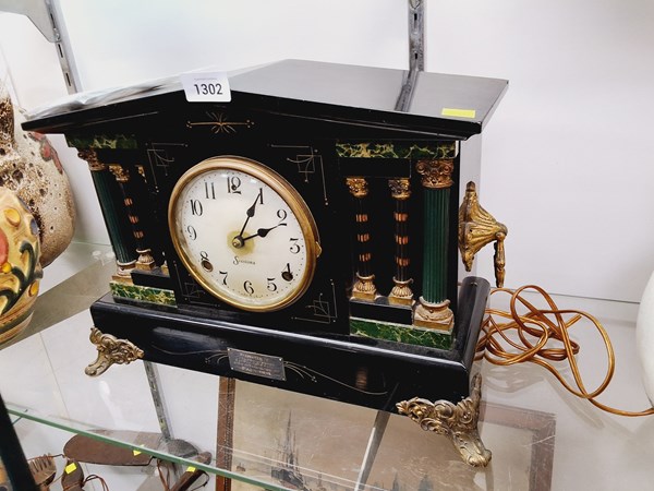 Lot 1302 - MANTEL CLOCK