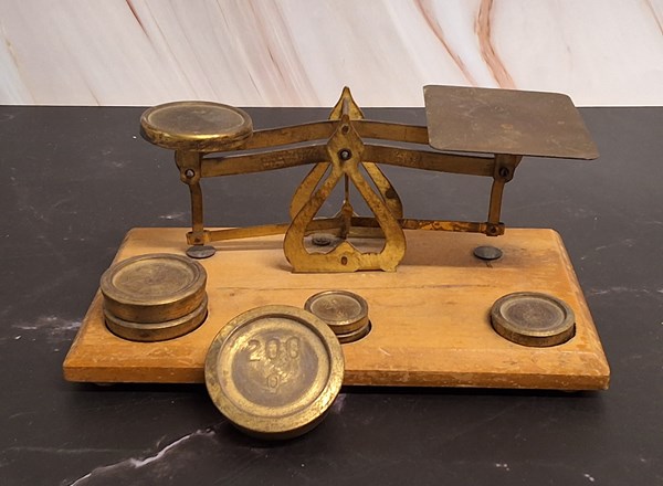 Lot 1197 - SCALES & WEIGHTS