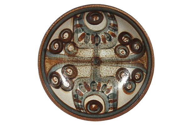 Lot 140 - POTTERY BOWL