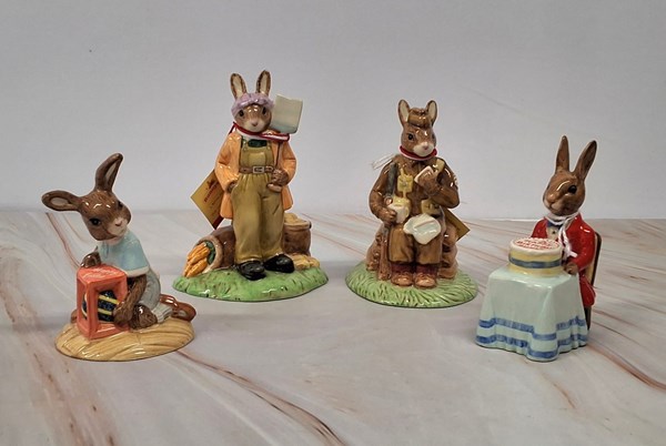 Lot 1172 - BUNNYKINS FIGURES