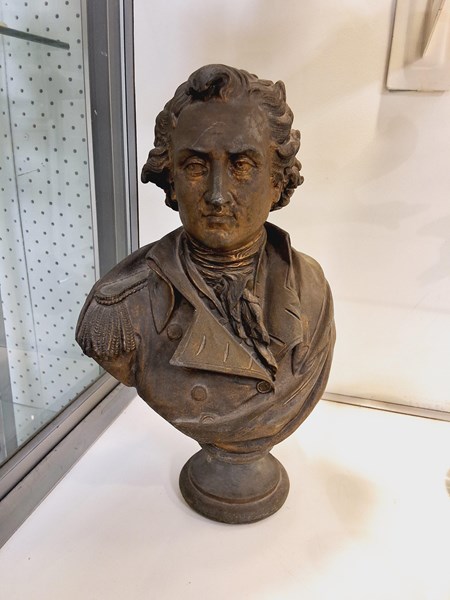 Lot 1339 - SPELTER BUST