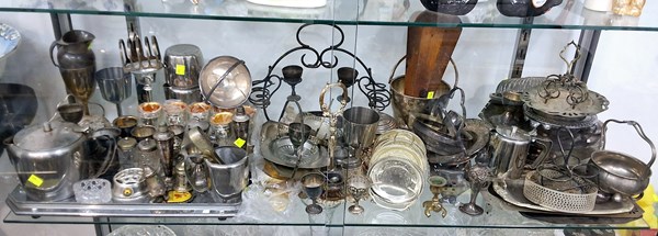 Lot 1467 - METALWARE