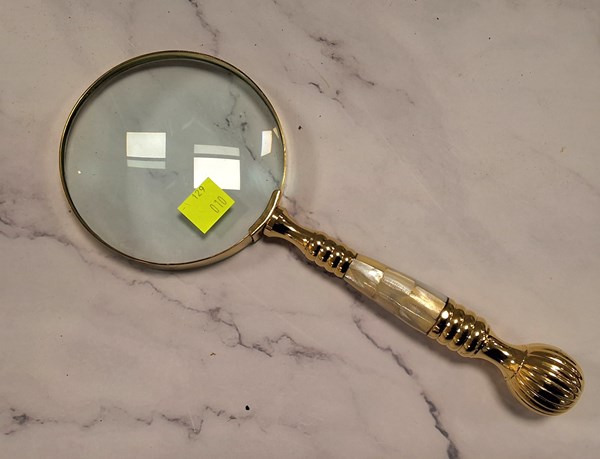 Lot 1229 - MAGNIFIER