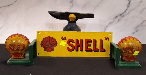 Lot 1243 - SHELL OIL COMPANY COLLECTABLES