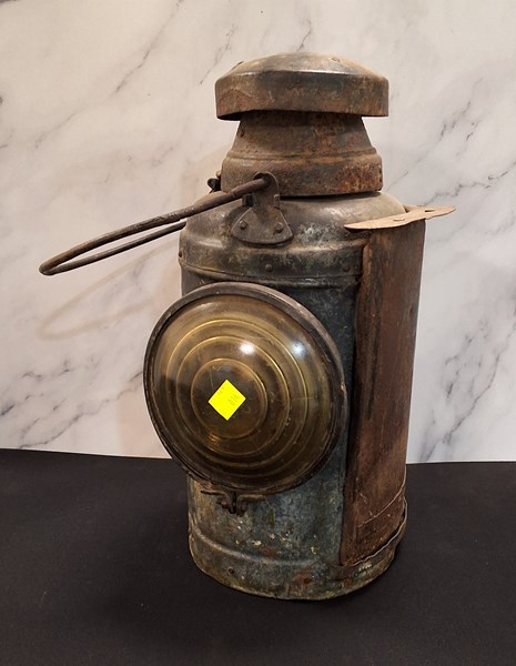 Lot 1364 - RAIL LAMP