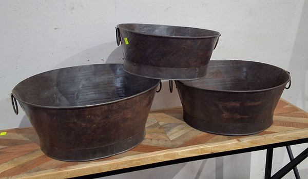 Lot 419 - THREE TUBS