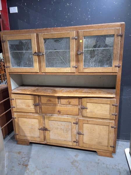 Lot 253 - KITCHEN CABINET