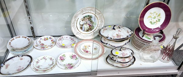 Lot 1454 - CHINAWARE AND DECANTERS