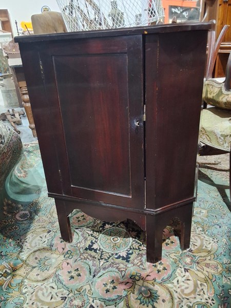 Lot 194 - CORNER CABINET