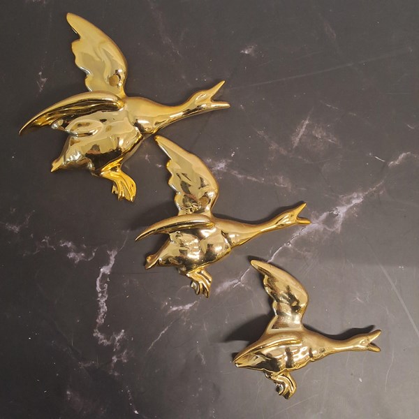 Lot 1334 - WALL DUCKS