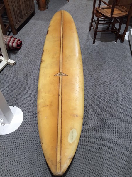 Lot 353 - SURFBOARD