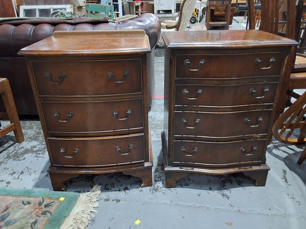 Lot 160 - BEDSIDES