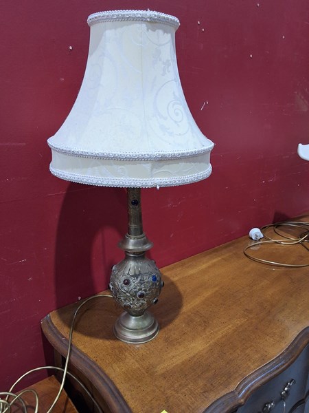 Lot 47 - LAMP