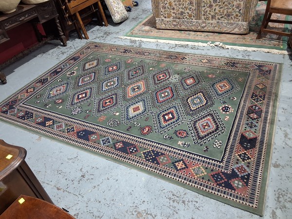 Lot 275 - RUG