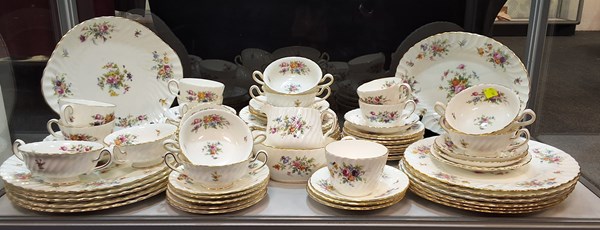 Lot 1181 - DINNER SERVICE