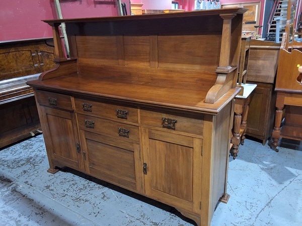 Lot 3 - SIDEBOARD