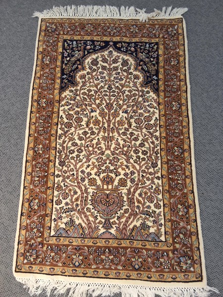 Lot 286 - PRAYER RUG