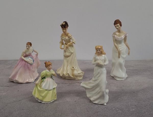 Lot 1206 - ROYAL DOULTON FIGURES