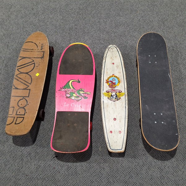 Lot 328 - SKATEBOARDS