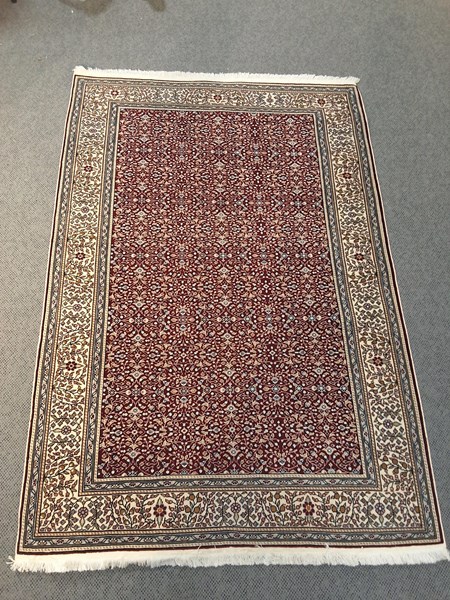 Lot 90 - RUG