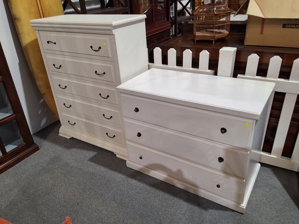 Lot 352 - CHESTS OF DRAWERS