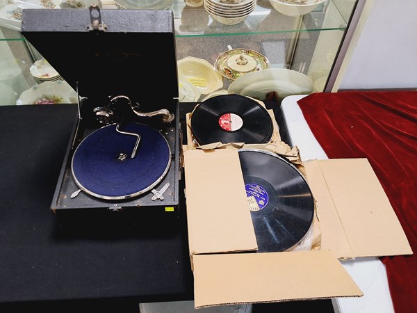 Lot 1386 - GRAMOPHONE