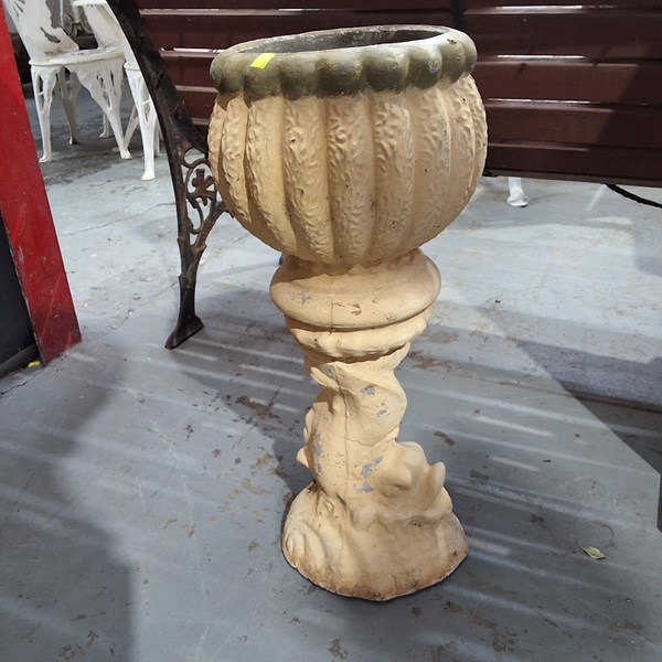 Lot 428 - PLANTER STAND