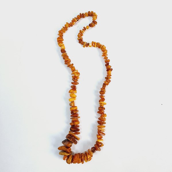 Lot 1015 - AMBER NECKLACE