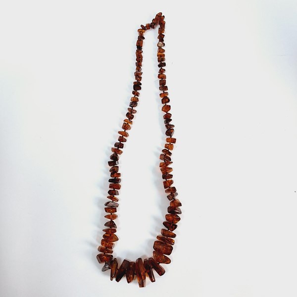 Lot 1022 - AMBER NECKLACE