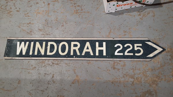 Lot 257 - STREET SIGN