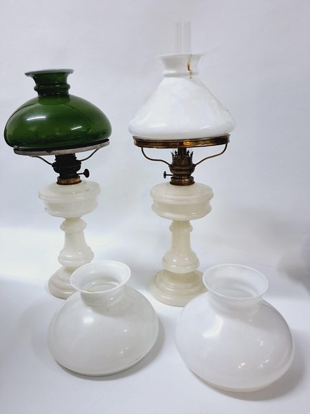 Lot 1429 - KEROSENE LAMPS