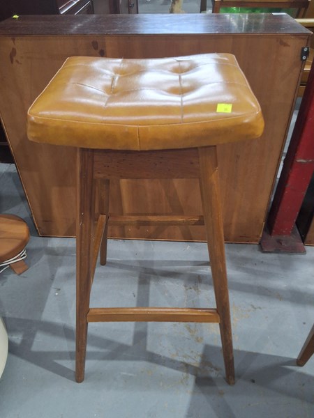 Lot 401 - BARSTOOL