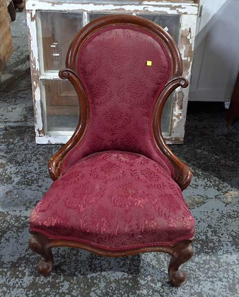 Lot 273 - GRANDMOTHER CHAIR