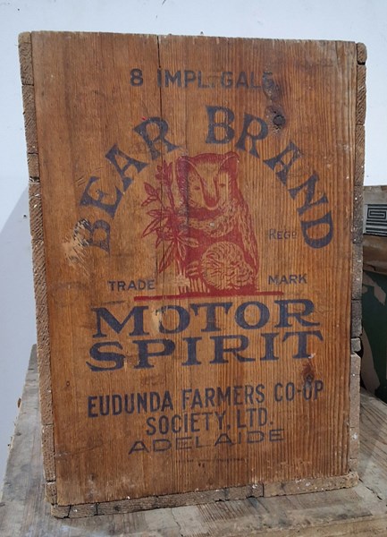 Lot 188 - OIL CRATE