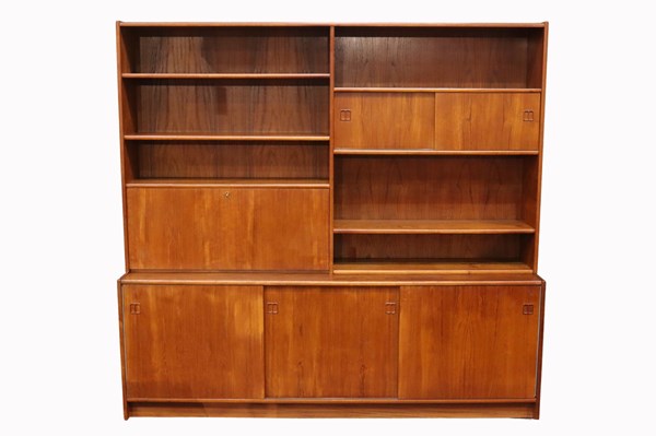 Lot 220 - TEAK WALL UNIT