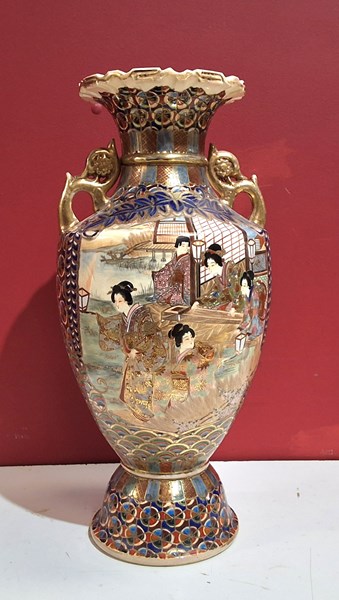 Lot 1307 - SATSUMA VASE