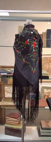 Lot 1192 - EMBROIDERED SHAWL