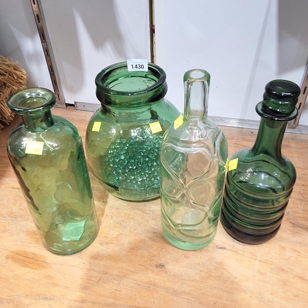 Lot 1430 - GREEN GLASS