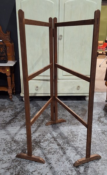 Lot 185 - CLOTHES AIRER