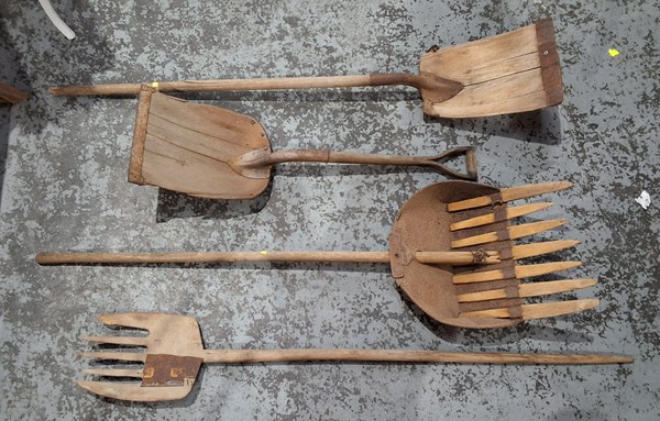 Lot 206 - FARMING IMPLEMENTS