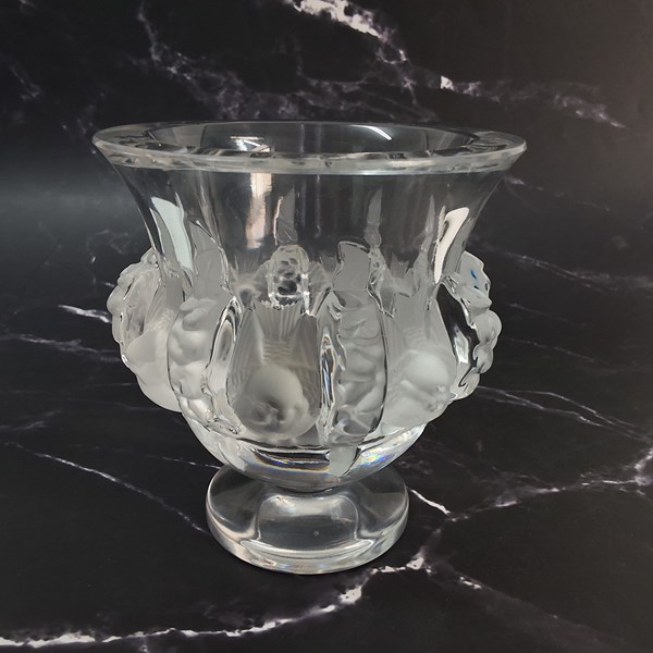 Lot 1054 - LALIQUE VASE