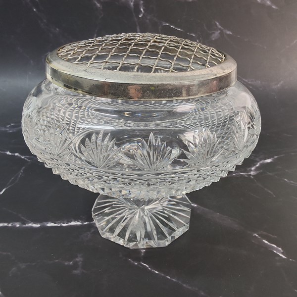 Lot 1186 - STUART CRYSTAL ROSE BOWL