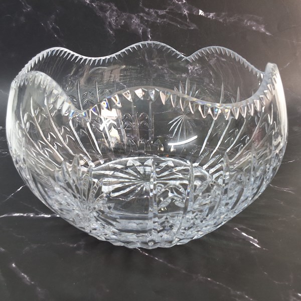 Lot 1274 - CRYSTAL BOWL