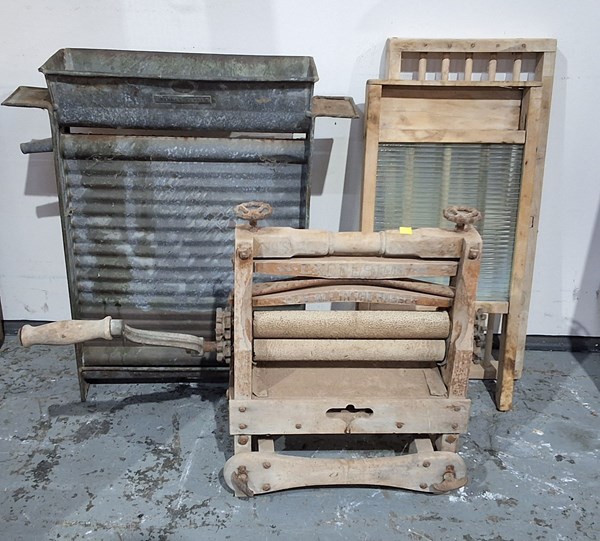 Lot 203 - LAUNDRY EQUIPMENT