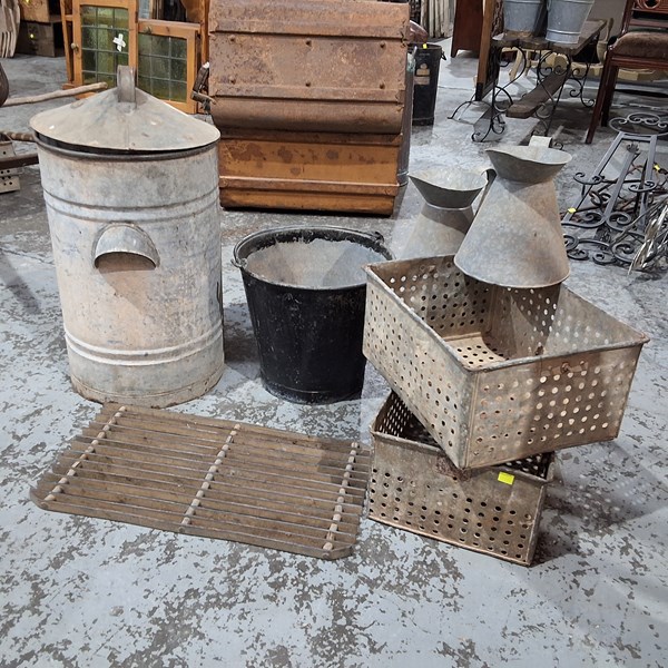 Lot 182 - GALVANISED IRON WARES