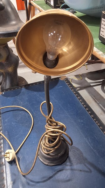 Lot 108 - DESK LAMP