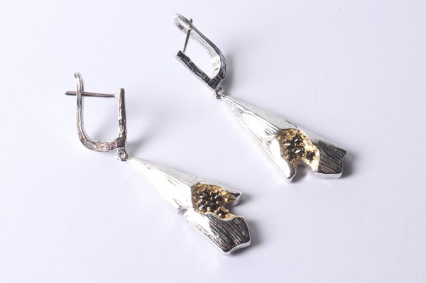 Lot 1031 - SILVER MODERNIST EARRINGS