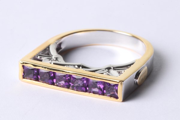 Lot 1030 - SILVER AMETHYST RING