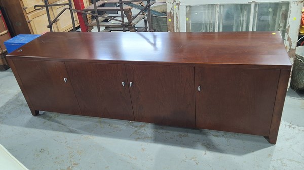 Lot 289 - SIDEBOARD