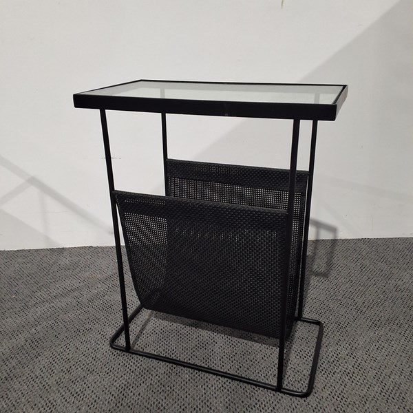 Lot 292 - MAGAZINE RACK